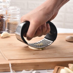 Garlic Presses 3 in 1 Manual Stainless Steel Ginger Chopper with Ergonomic Handle Black