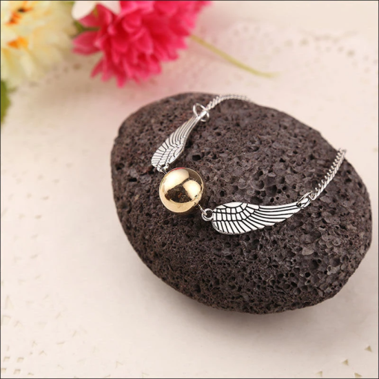 Vintage Jewelry Retro Tone Snitch Pocket Wings Bracelet Silver
