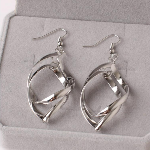 Temperament Popular Shiny Exquisite Super Twisted Earrings Silver