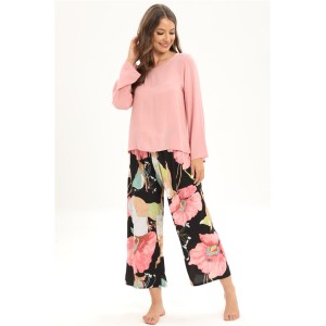 2Pcs Floral Printed Pajama Set - Solid Color Round Neck Long Sleeves Printed Trouser Sleepwear for Women Nightwear - Barbie Pink 2Pcs Floral Printed Pajama Set - Solid Color Round Neck Long Sleeves Printed Trouser Sleepwear for Women Nightwear - Barbie Pink