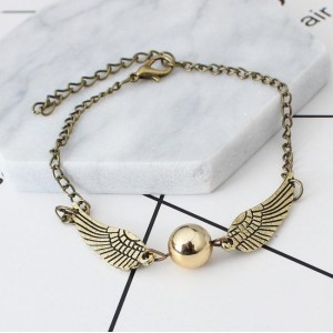 Vintage Jewelry Retro Tone Snitch Pocket Wings Bracelet Golden